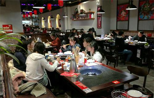 麻辣英雄重慶（qìng）老火鍋英德店試營業現場