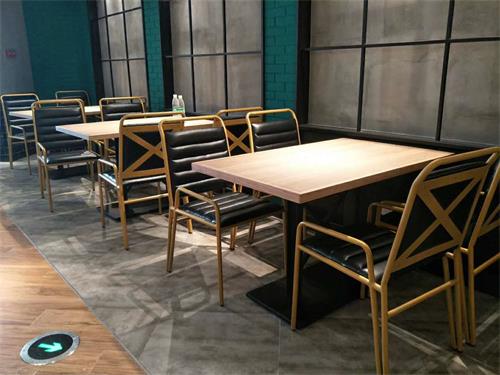 豪客來牛排佛山大瀝（lì）店餐（cān）桌餐椅