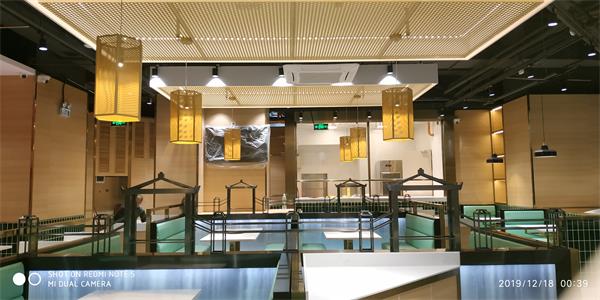 八合裏海記火鍋桌椅