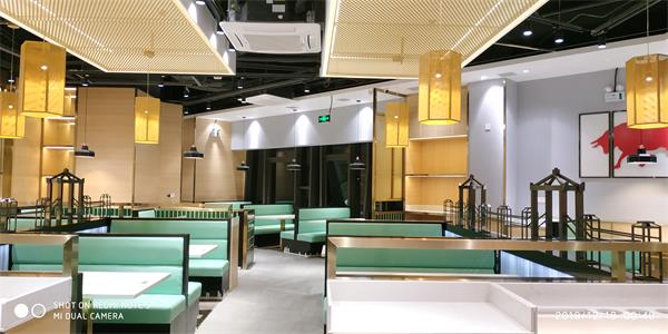 八合裏海記（jì）火鍋桌椅（yǐ）